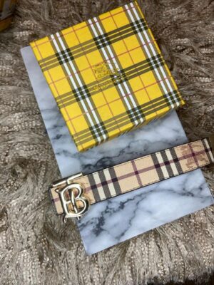 Cinturón Premium Burberry 135