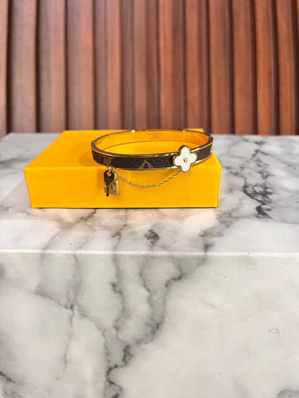 Brazalete Acero Inoxidable Louis Vuitton 242