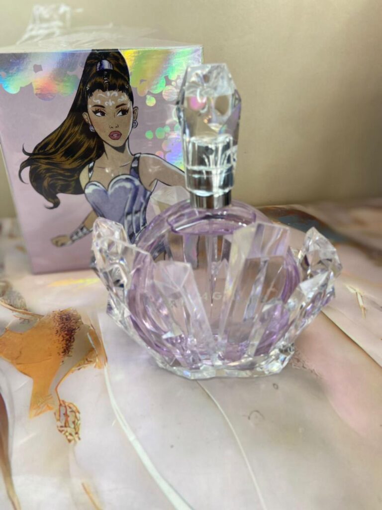 Ariana Grande R.E.M