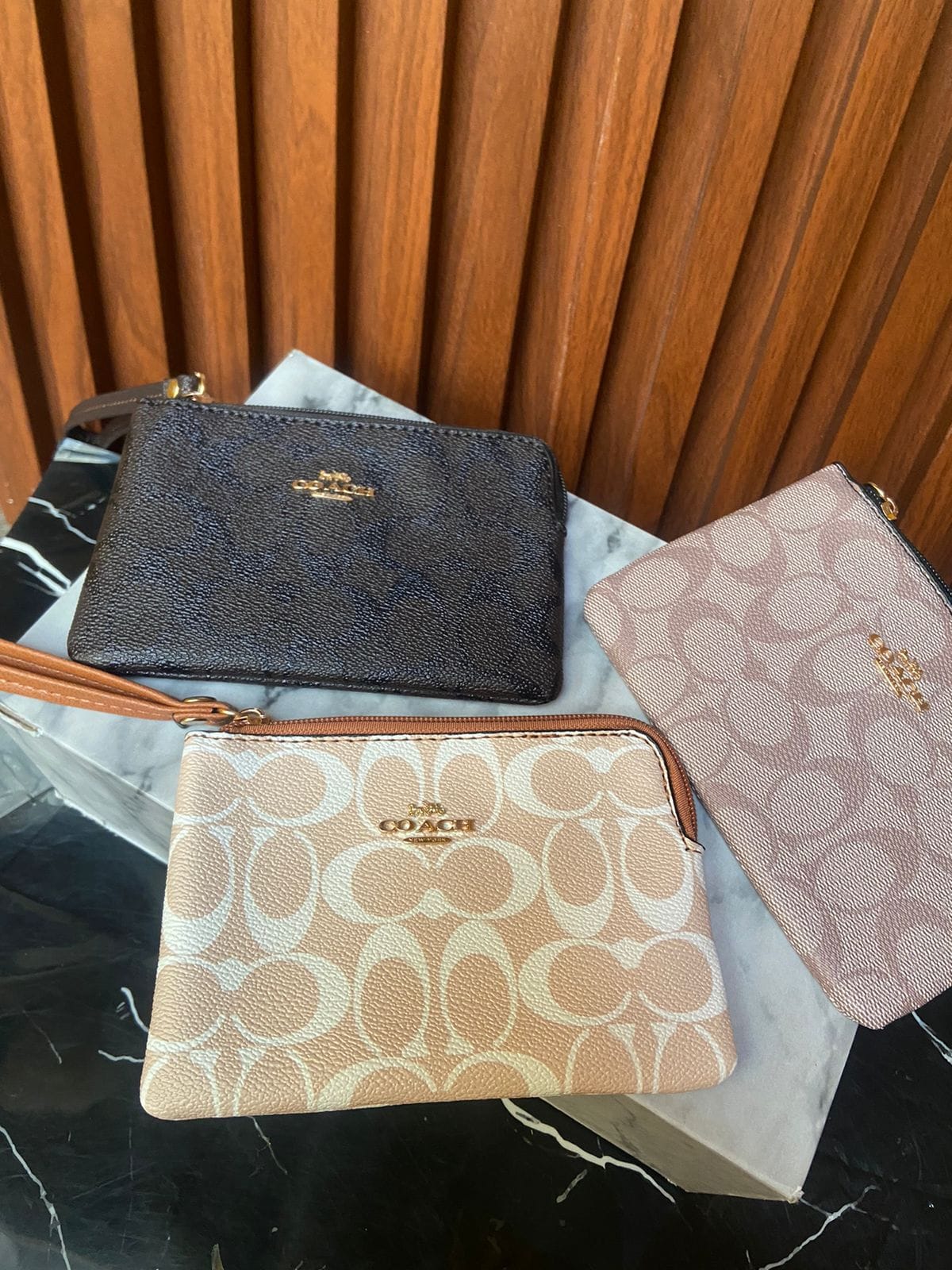 Mini Muñequeras Coach