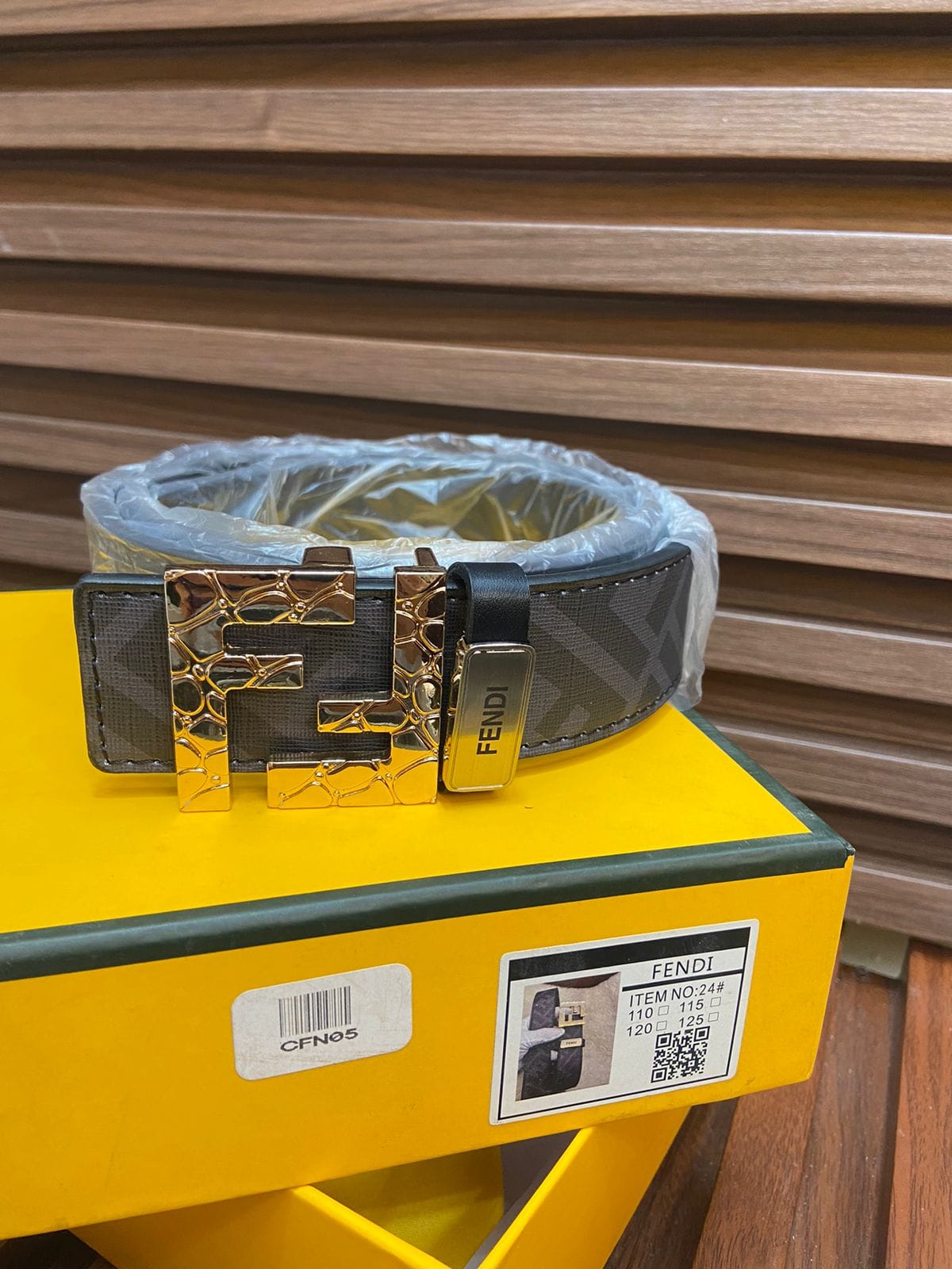 Cinturones FENDI ALK76H